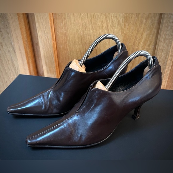 Donald J. Pliner Shoes - Donald J Pliner Lyndie Leather Ankle Booties in Brown sz 7